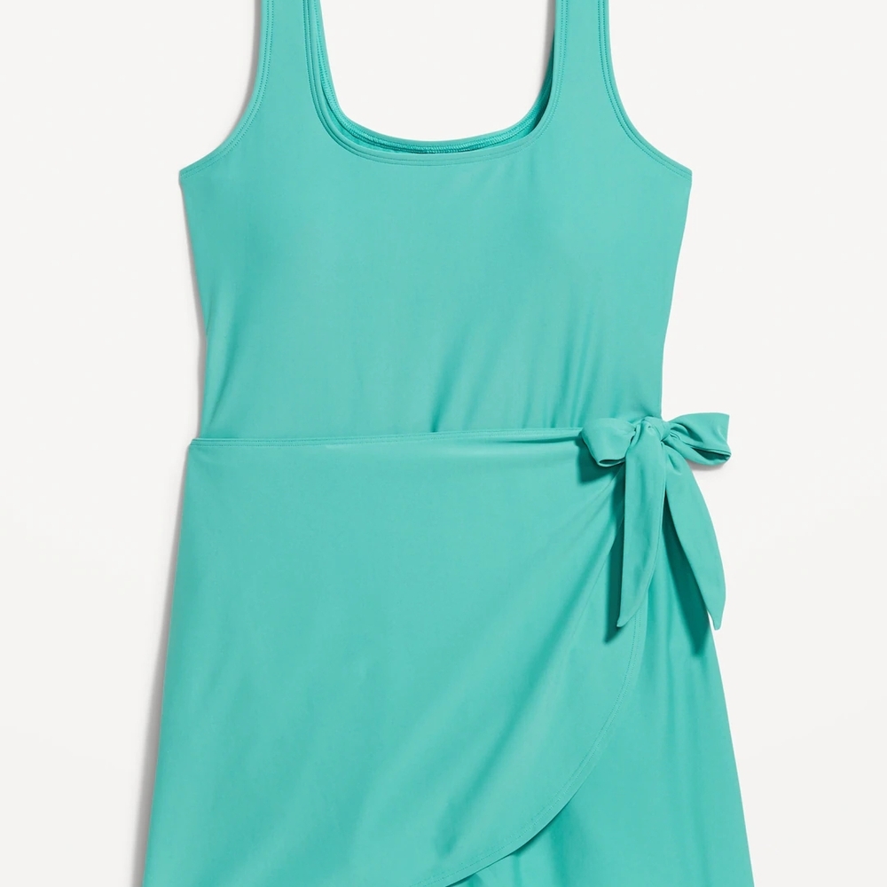 Old Navy Aqua Women's One-Piece Swimsuit